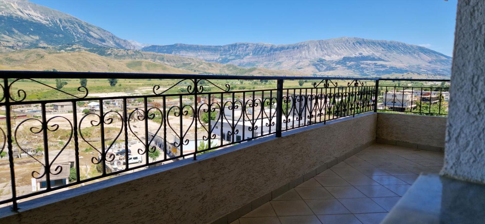 Shena Guest House Gjirokastra Kültér fotó